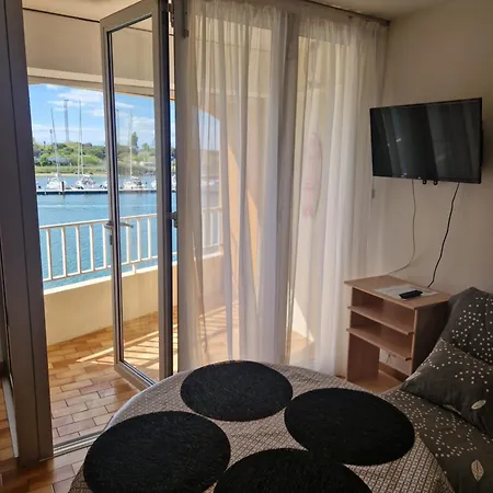 Les Pieds Dans L'eau 아파트 *